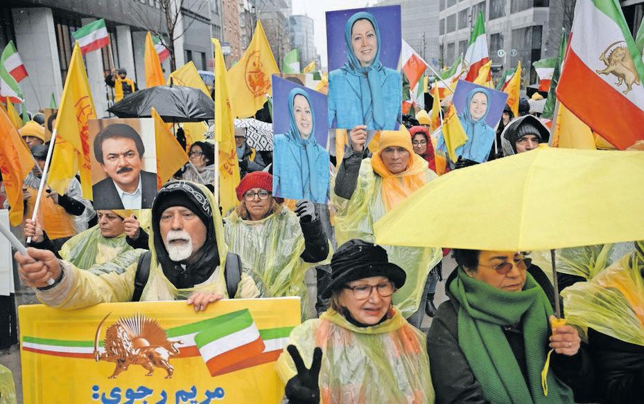 Iran cracks down on protests