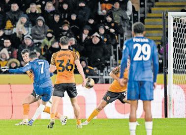Chelsea's Rosenior breaks grandmom's heart with win at Hull