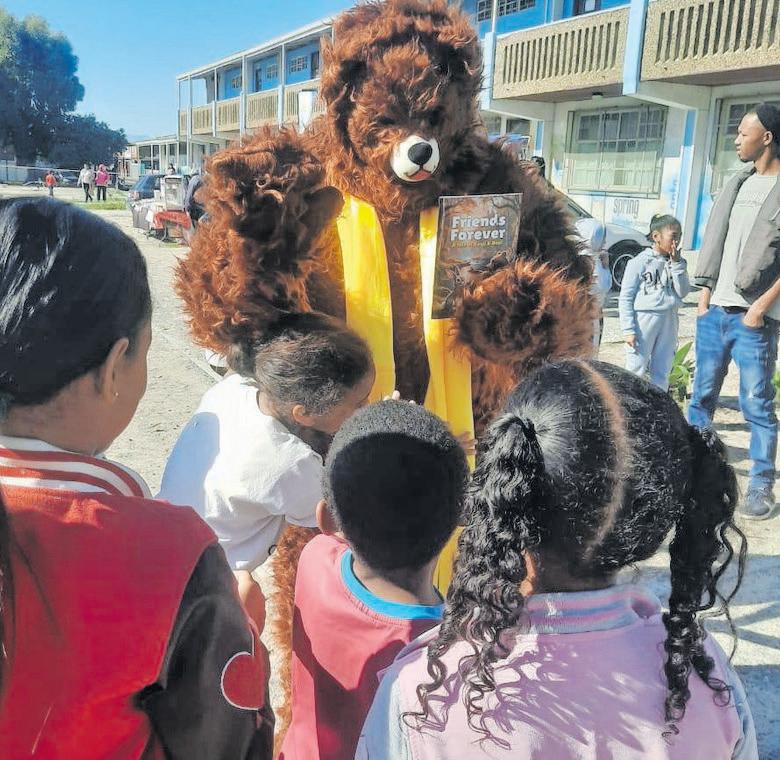 Woodlands community get together to promote peace