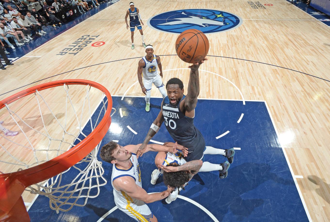 Timberwolves oust Warriors, Celtics down Knicks