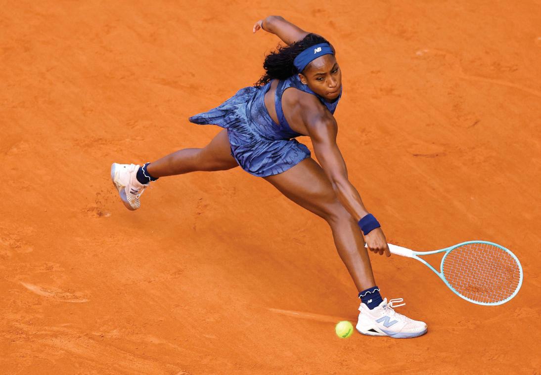 Gauff speeds past Alexandrova to reach quarterfinals