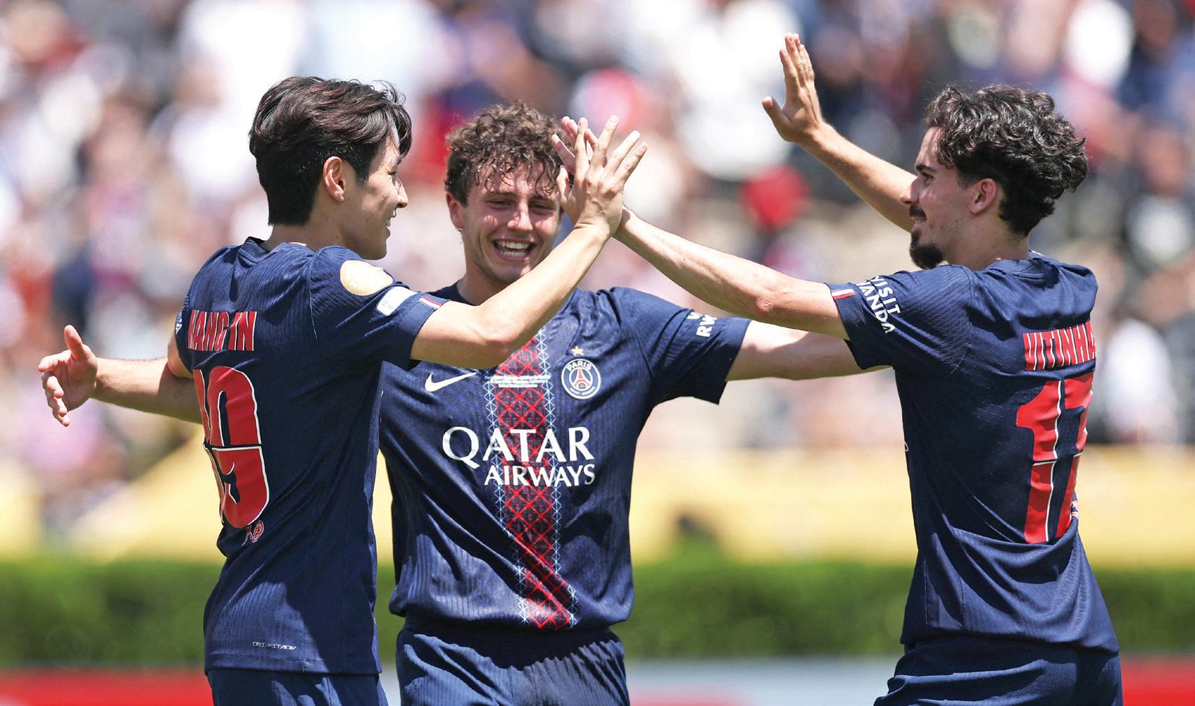 PSG fire warning shots at rivals, Bayern thrash Auckland