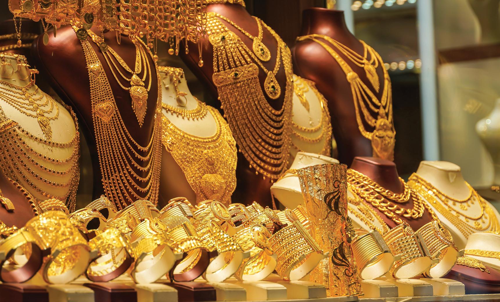Fed rate cut hopes spur gold to new record high