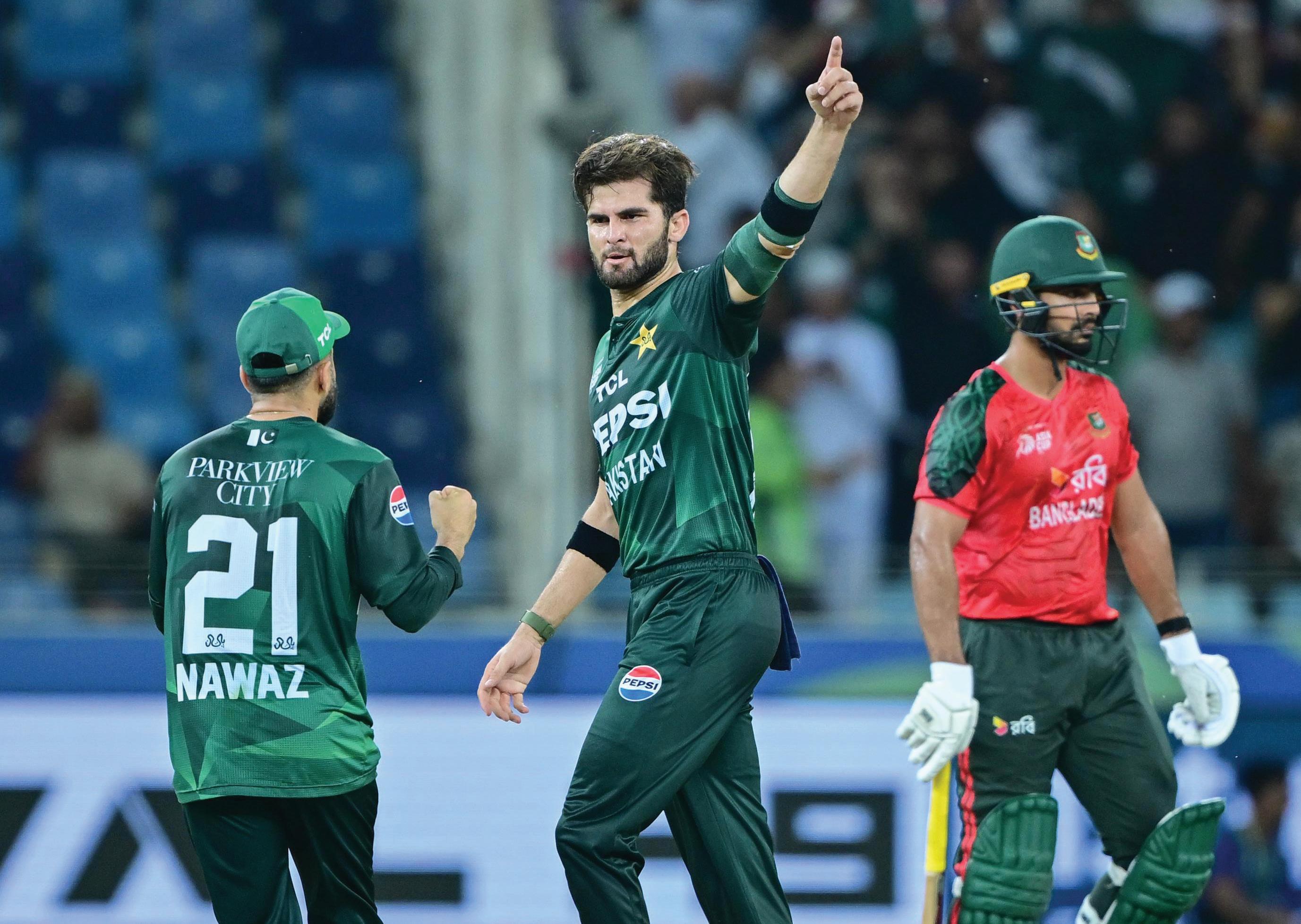 Stage set for historic Pakistan-India final