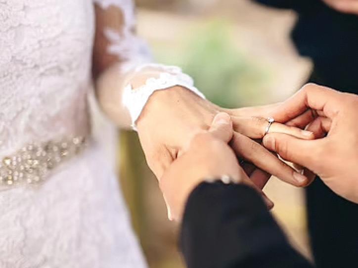 Billionaire says Emiratis who don't marry must be held accountable