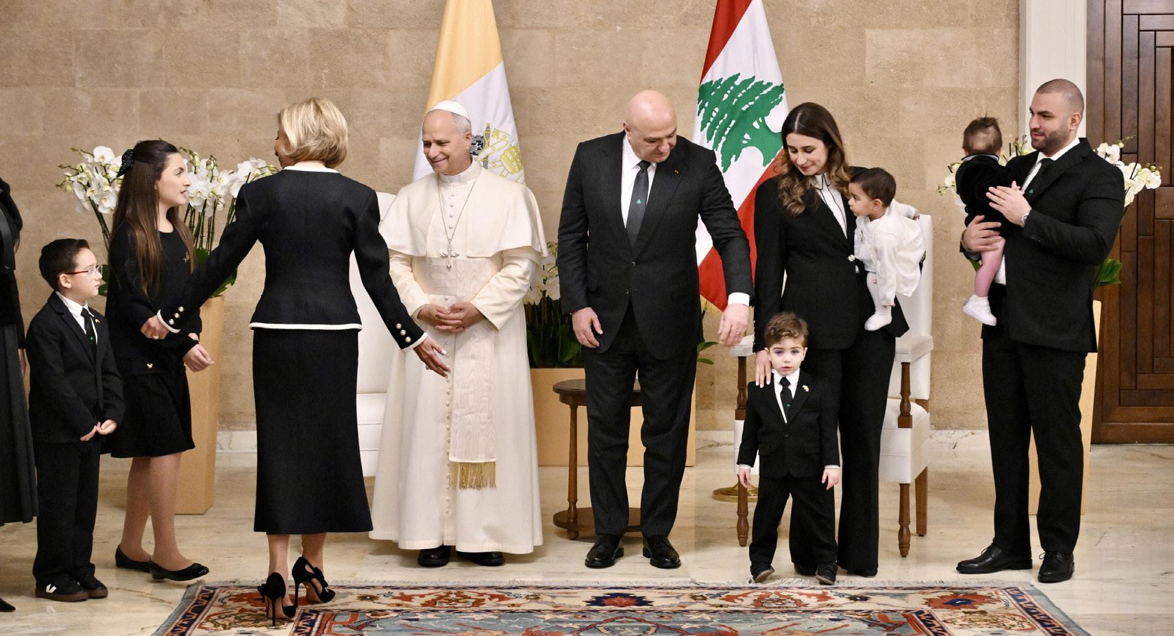 Pope urges Lebanese to stay in their country despite difficulties