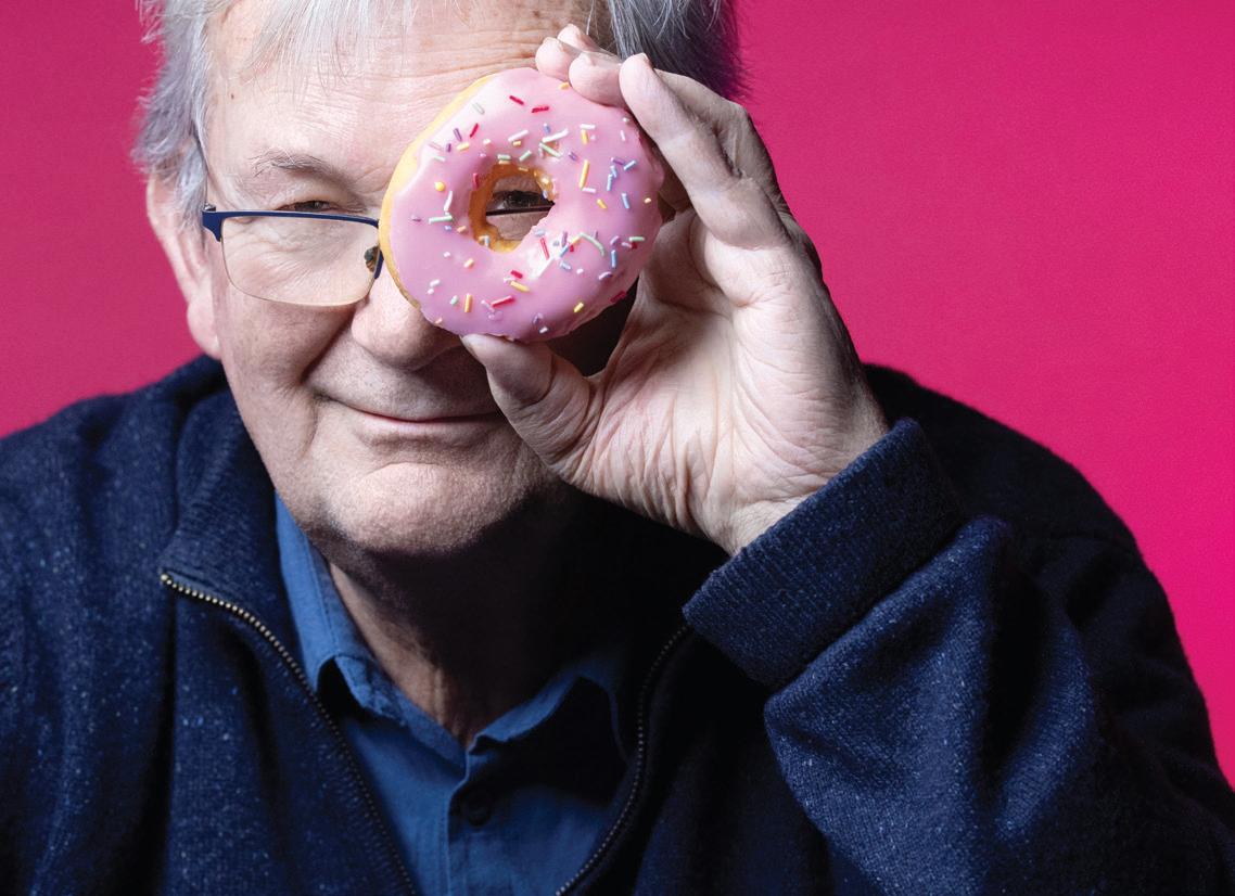 Renowned British photographer Martin Parr dies at 73
