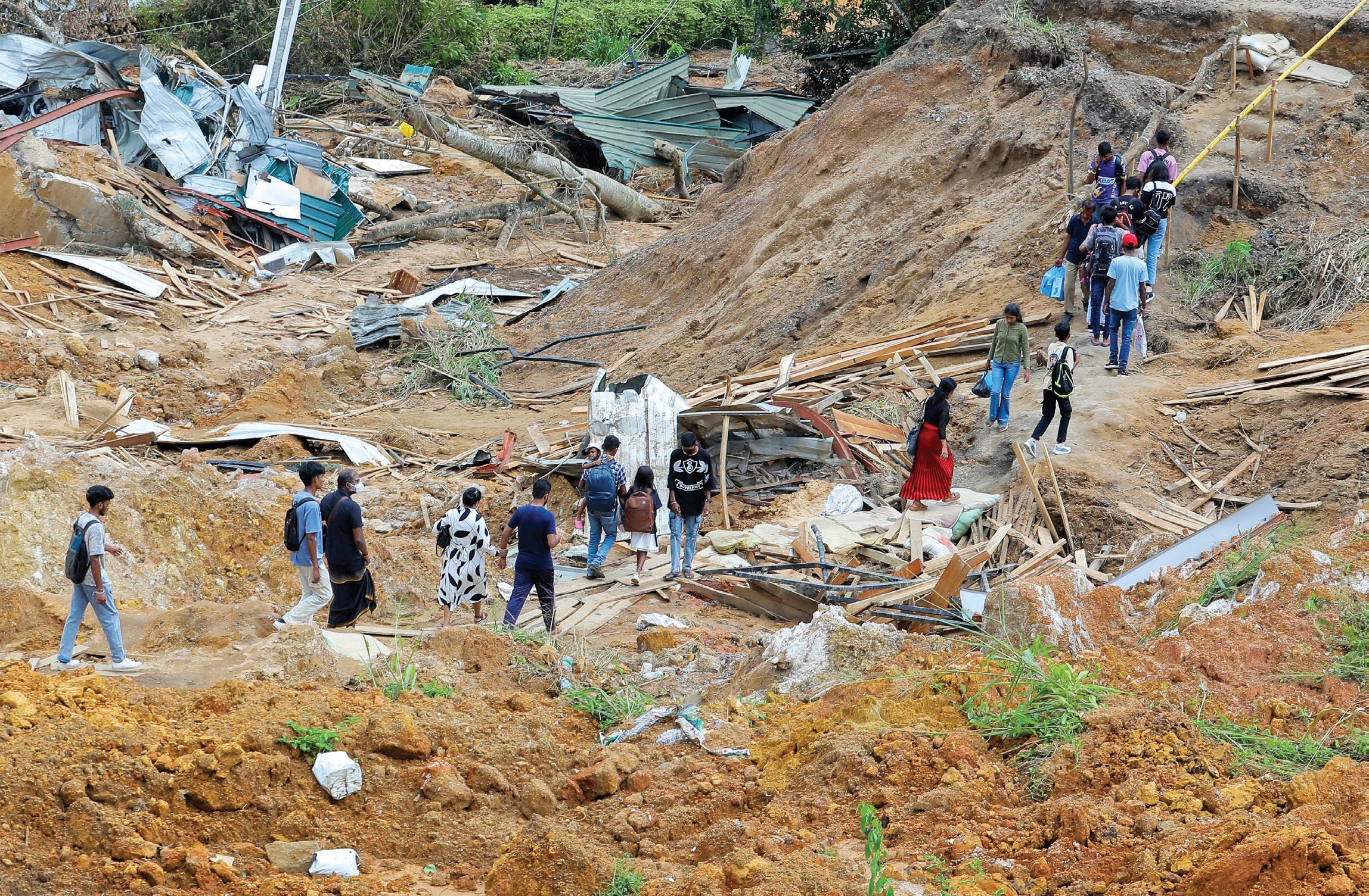 Lanka sends tens of thousands of troops for flood disaster recovery