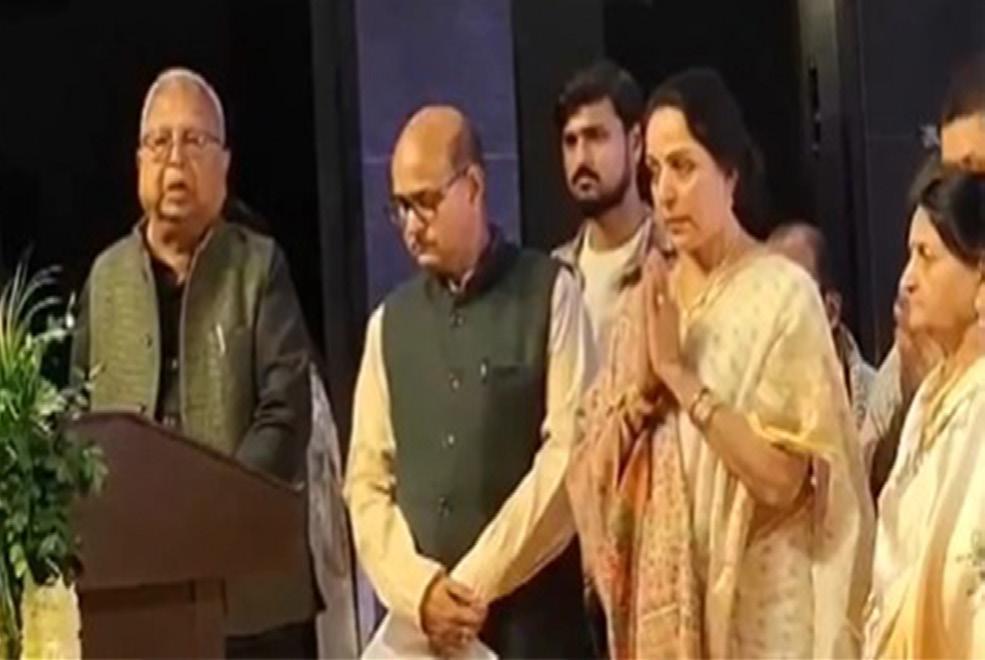 Hema Malini holds condolence meeting for late actor Dharmendra