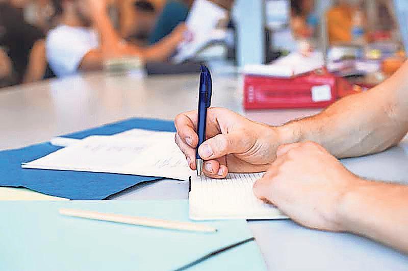 Australia tightens visa rules for Indian students