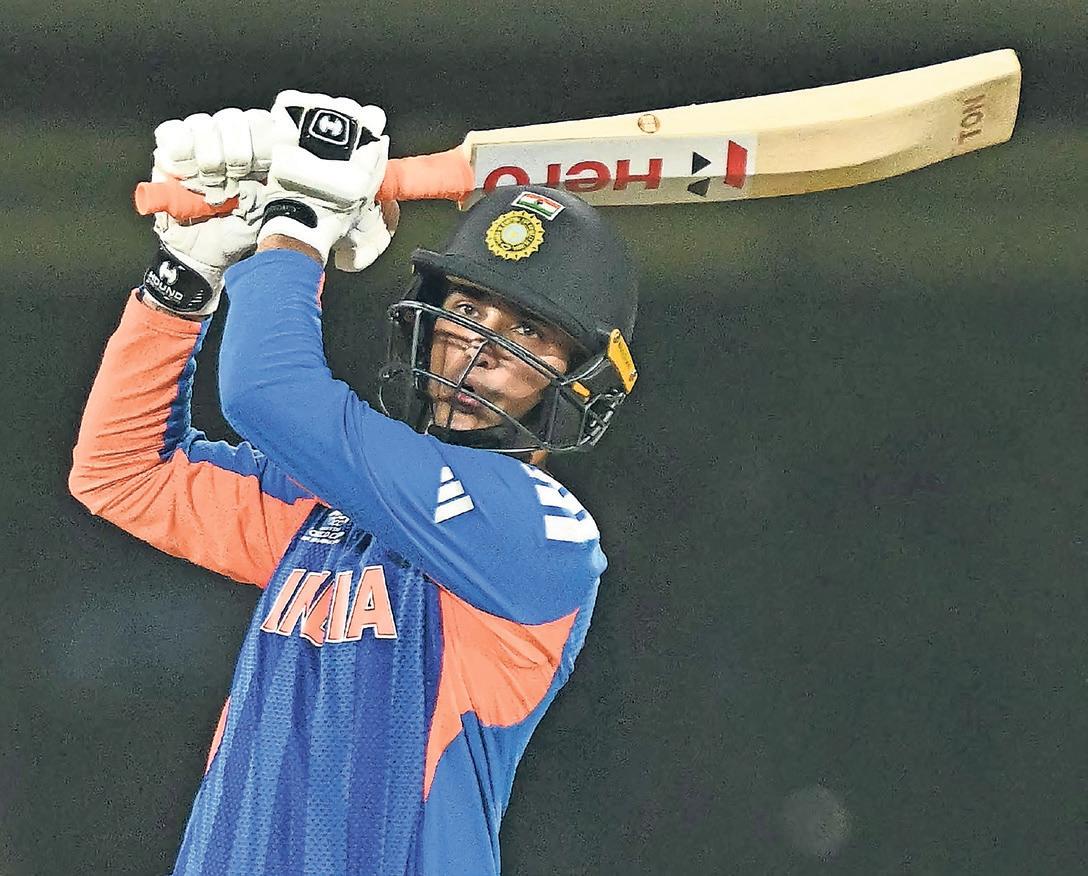 India thrash Zimbabwe; South Africa rout West Indies for place in semis