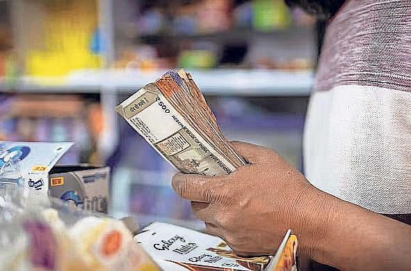 Rupee eyes 26 per dirham as oil shock strains RBI firepower