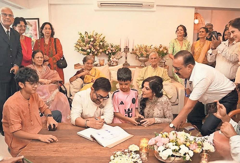 Aamir Khan ties the knot with Gauri Spratt