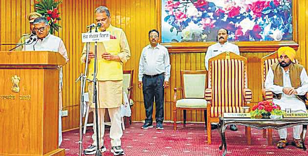 Arora gets industries, NRI affairs, Dhaliwal dropped from cabinet
