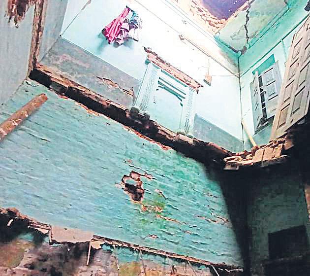 3 of family die as roof collapses after heavy rain in Hoshiarpur