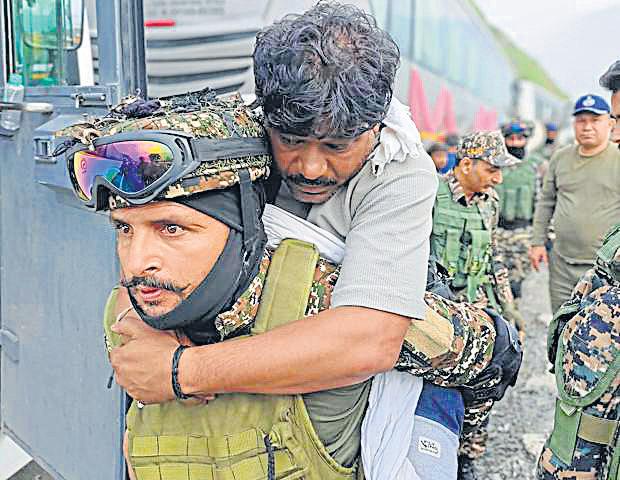 36 hurt in Amarnath convoy pile-up involving five buses