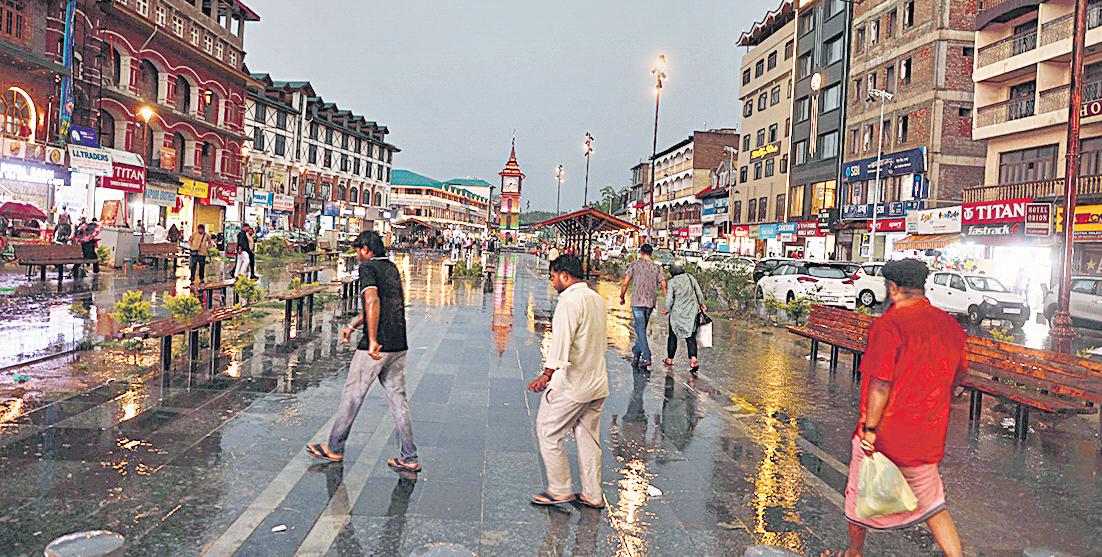 Rains bring much-needed relief from scorching heat in Kashmir