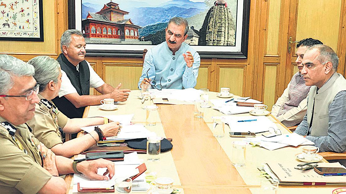 Sukhu orders CID probe into logs floating in Pandoh Dam