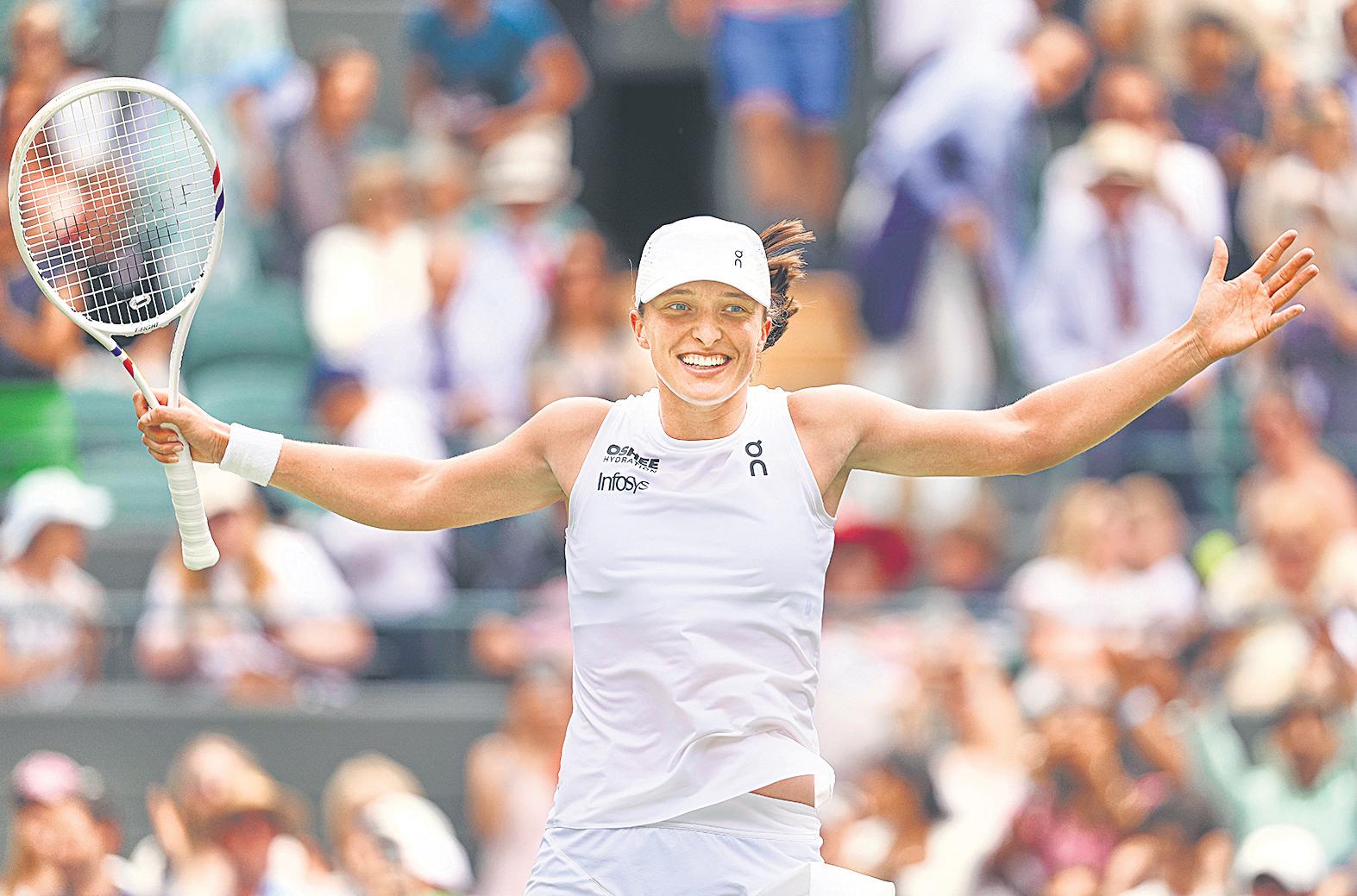 Swiatek beats Samsonova, lands in Wimbledon last four
