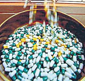 US threatens 200% tariffs on pharma