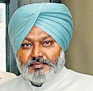 Cheema fires 'BJP patronising Bishnoi' salvo, Jakhar hits back