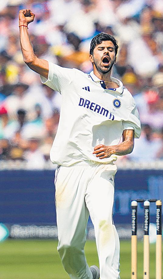 India lose early wickets after bowlers restrict England to 192
