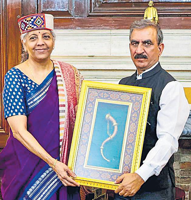 Sukh meets Sitharaman, seeks hike in borrowing limit for state