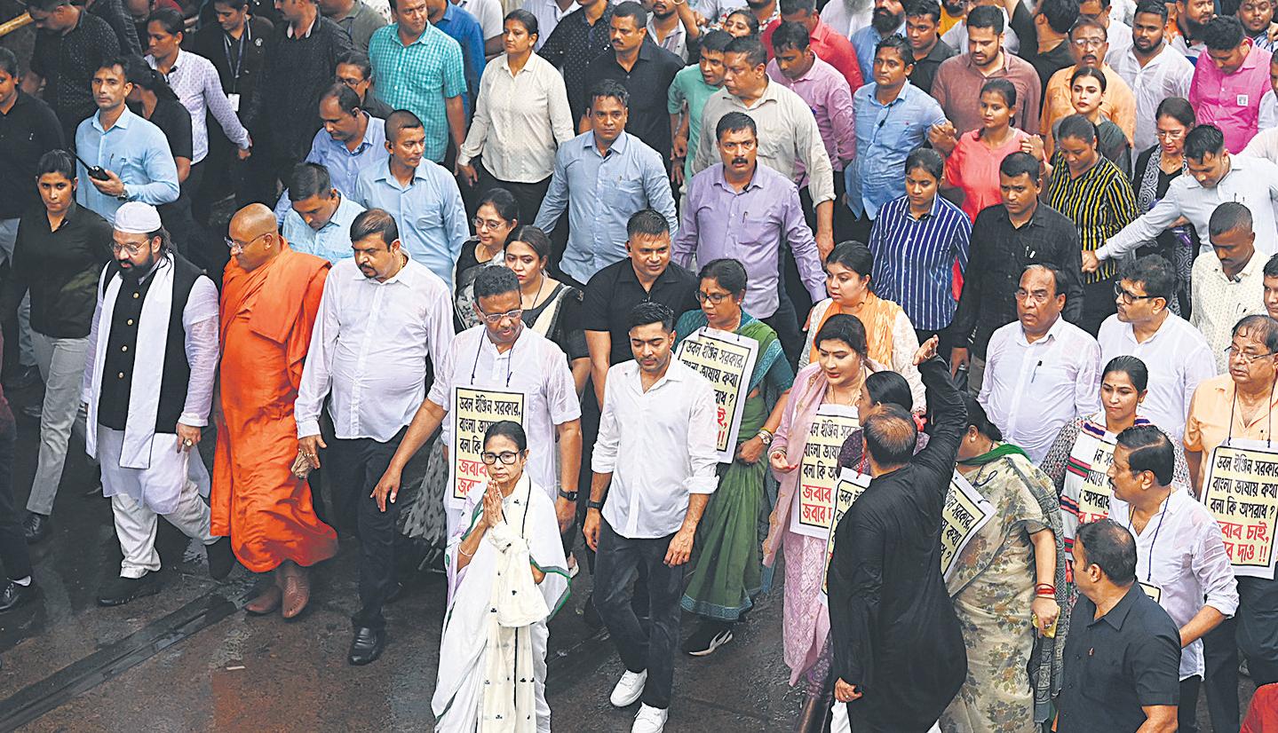 ‘Centre ordered Bengali migrants to be detained!’