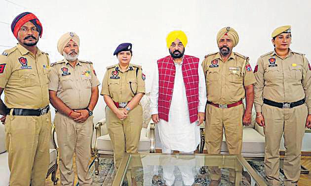 4 cops to get CM Rakshak Padak on I-Day for saving 11 from drowning