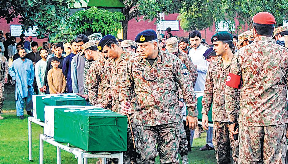 Pak troops on alert on Af border after clashes