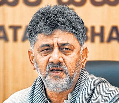 DKS cites 'secret deal' as K'taka CM row heats up