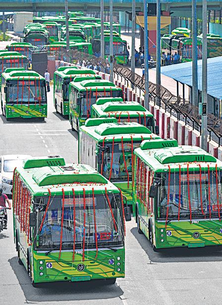 Centre weighs cheaper loans for pvt e-buses
