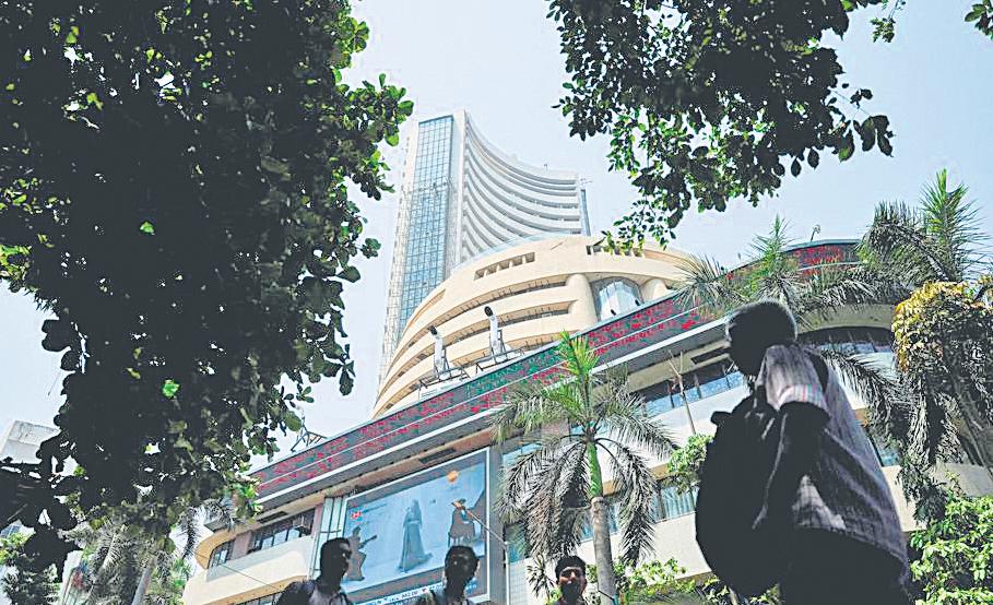 Markets log best weekly gain in 5 yrs on war relief