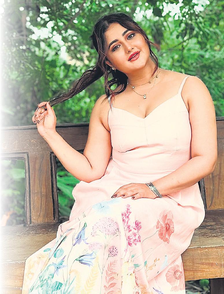 Rashami celebrates 50 stagings of her debut play; says theatre is her calling now, not TV