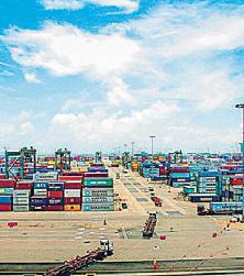 Q1 exports hit record high on services surge