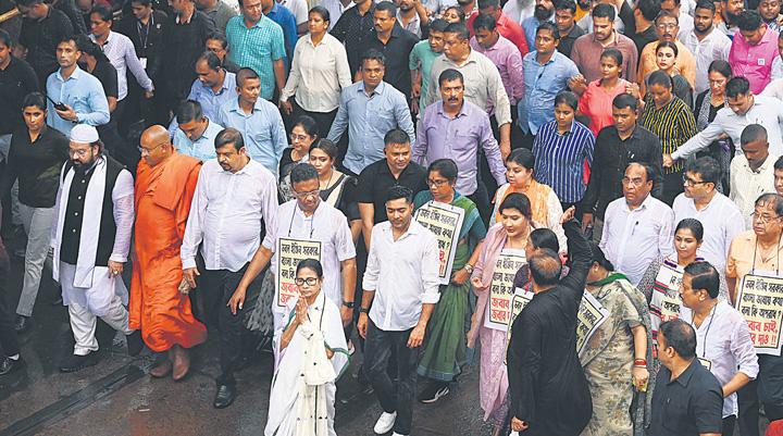 ‘Centre ordered Bengali migrants to be detained’