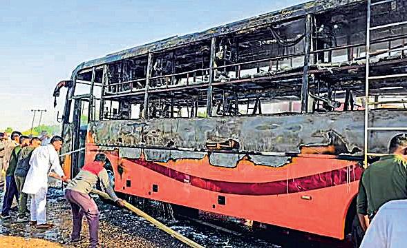 20 killed as Raj bus catches fire