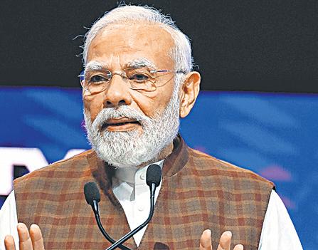 Modi accuses Cong of backing ‘Urban Naxals’