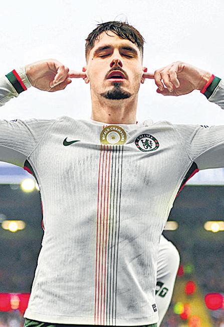 Chelsea get 2-0 win, Reds lose