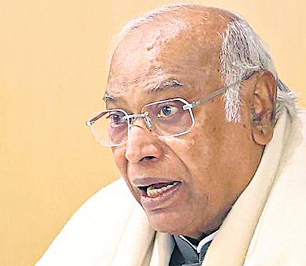 Sonia, Rahul and I will fix it: Cong chief on K’taka leadership issues