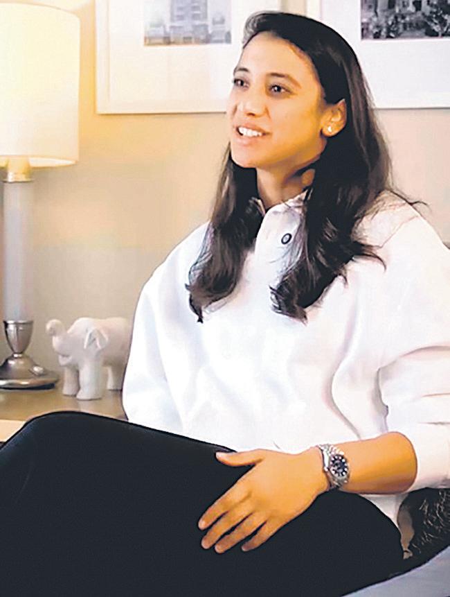 Ringless comeback: Smriti's new post sets off online chatter