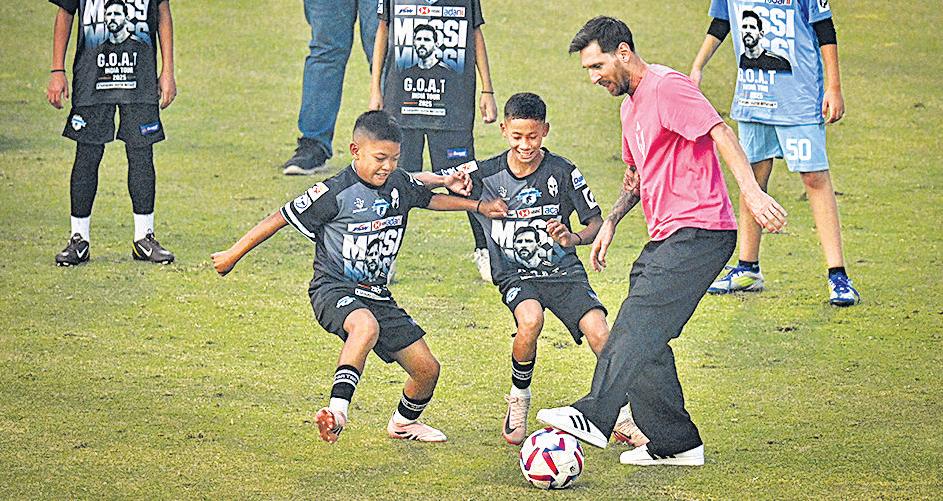 'Gracias Delhi': Messi wraps up his 3-day India trip with visit to Capital