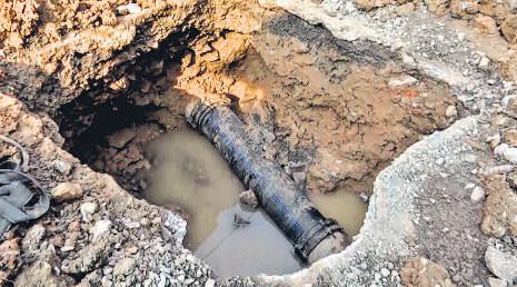 Across India, patchy supply raises risk of contamination in water line