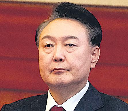 S Korea investigators seek to arrest ex-prez