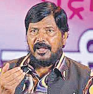 No one has right to slap in name of language or region, says Athawale