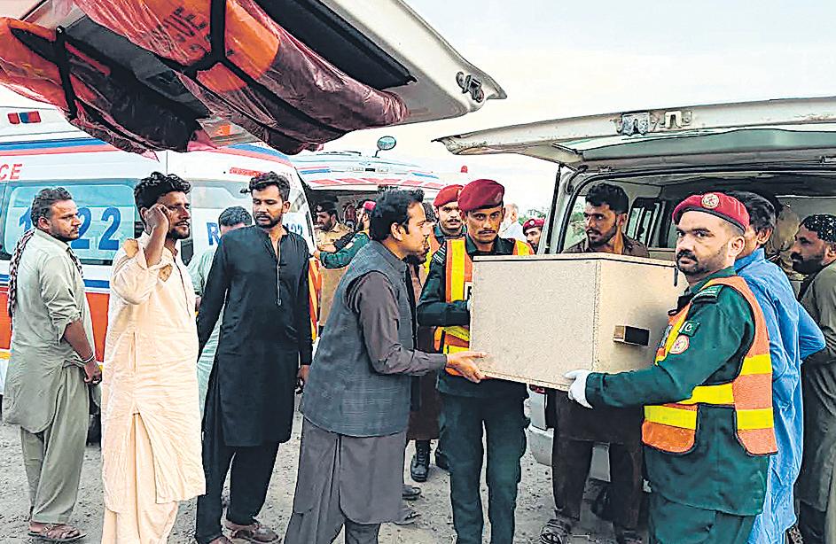 Gunmen kill 9 passengers from 2 buses in Southwest Pakistan