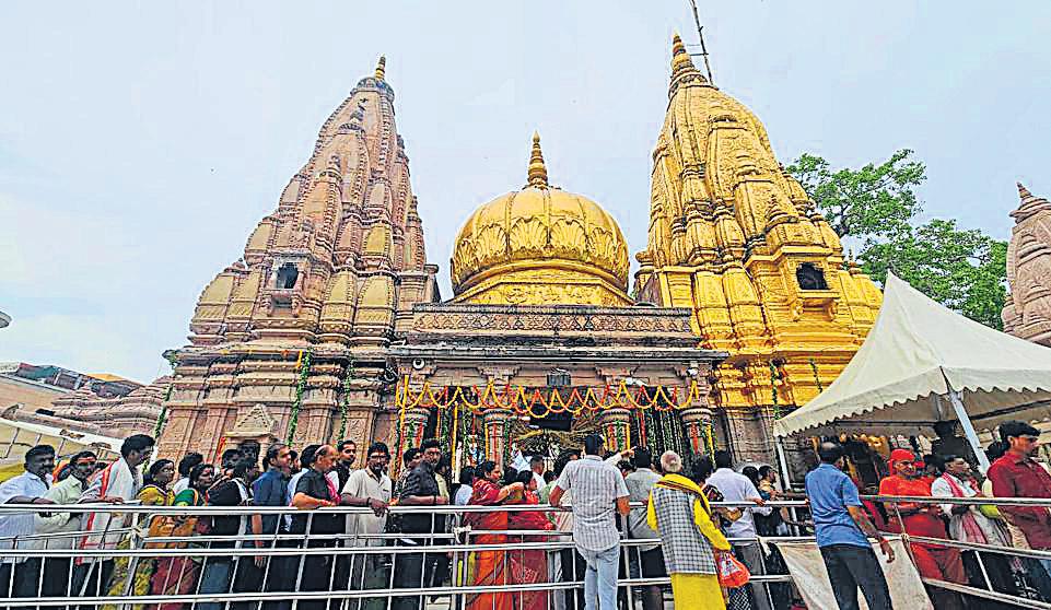 Varanasi echoes with holy chants as devotees gather for 1st Sawan Monday