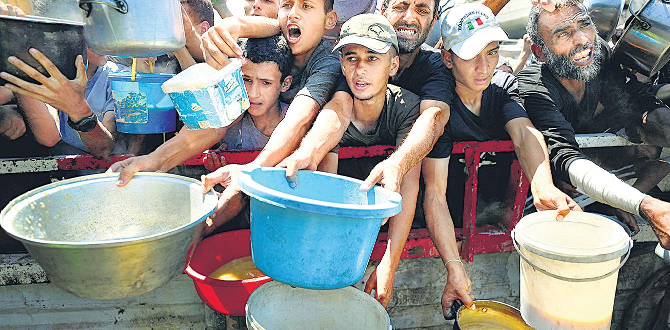 Israeli strikes kill 21 Gazans: Officials