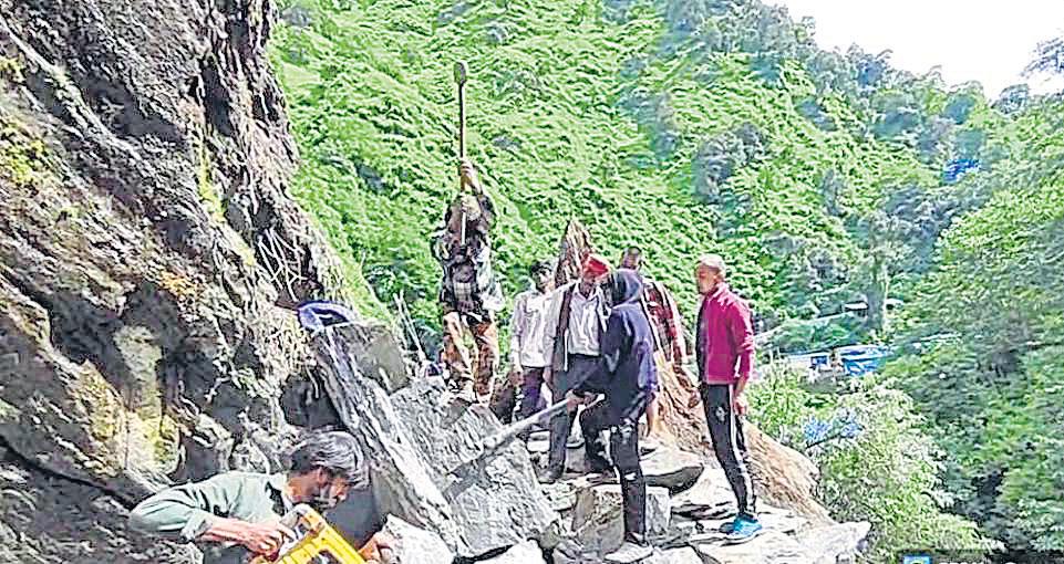 Uttarakhand: Char Dham Yatra resumes partially after landslide