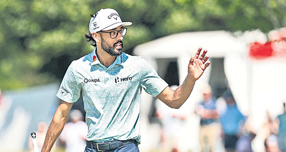 Akshay Bhatia shoots 63 to move into lead at 3M Open in third round
